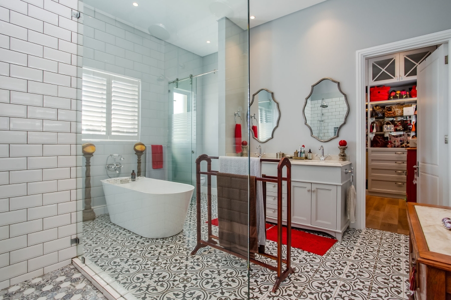 5 Bedroom Property for Sale in Val De Vie Estate Western Cape